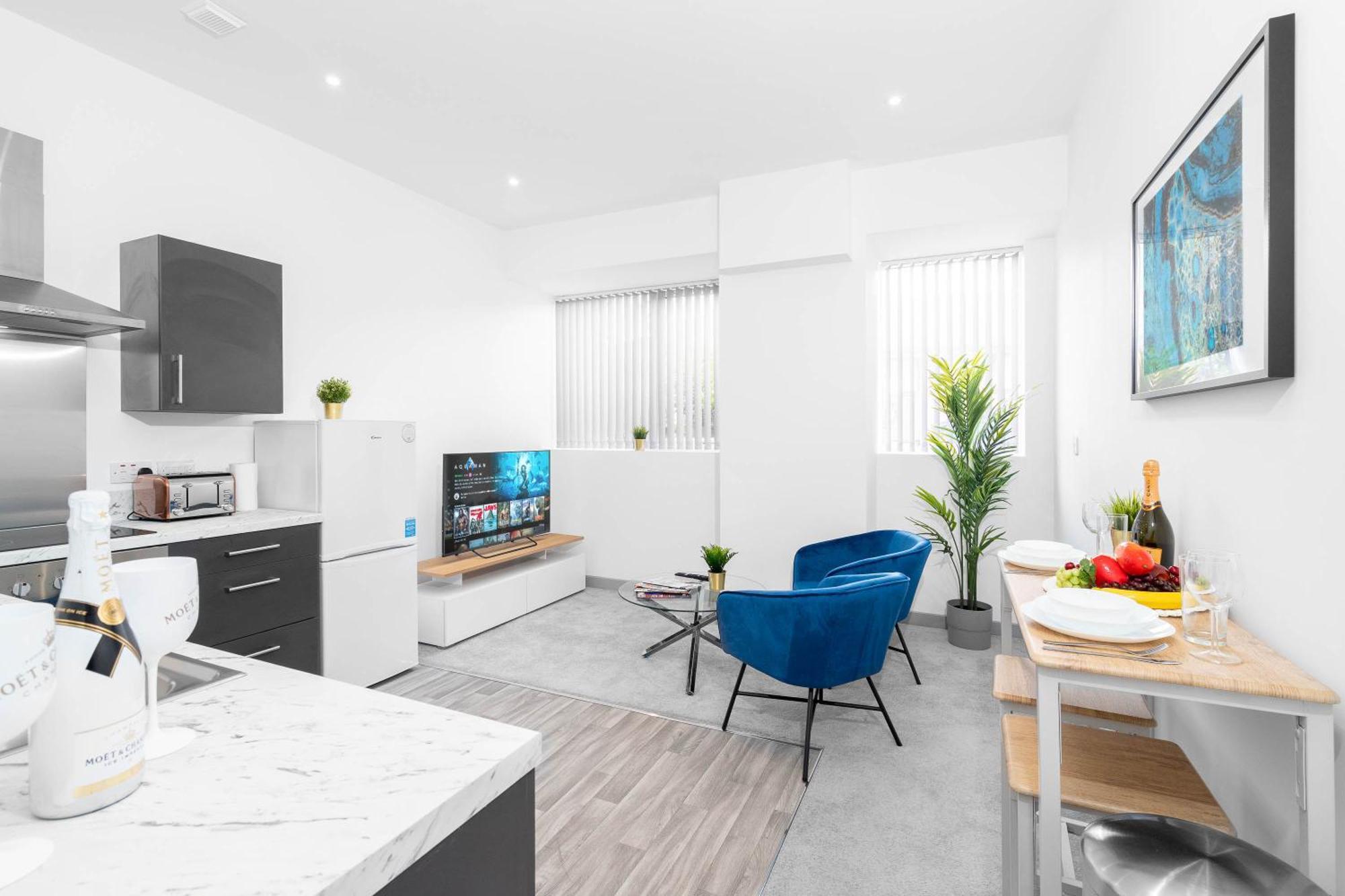 Modern Apartment In Brierley Hill - Secure Parking - Wifi & Netflix - Excellent Value - 11O Екстер'єр фото