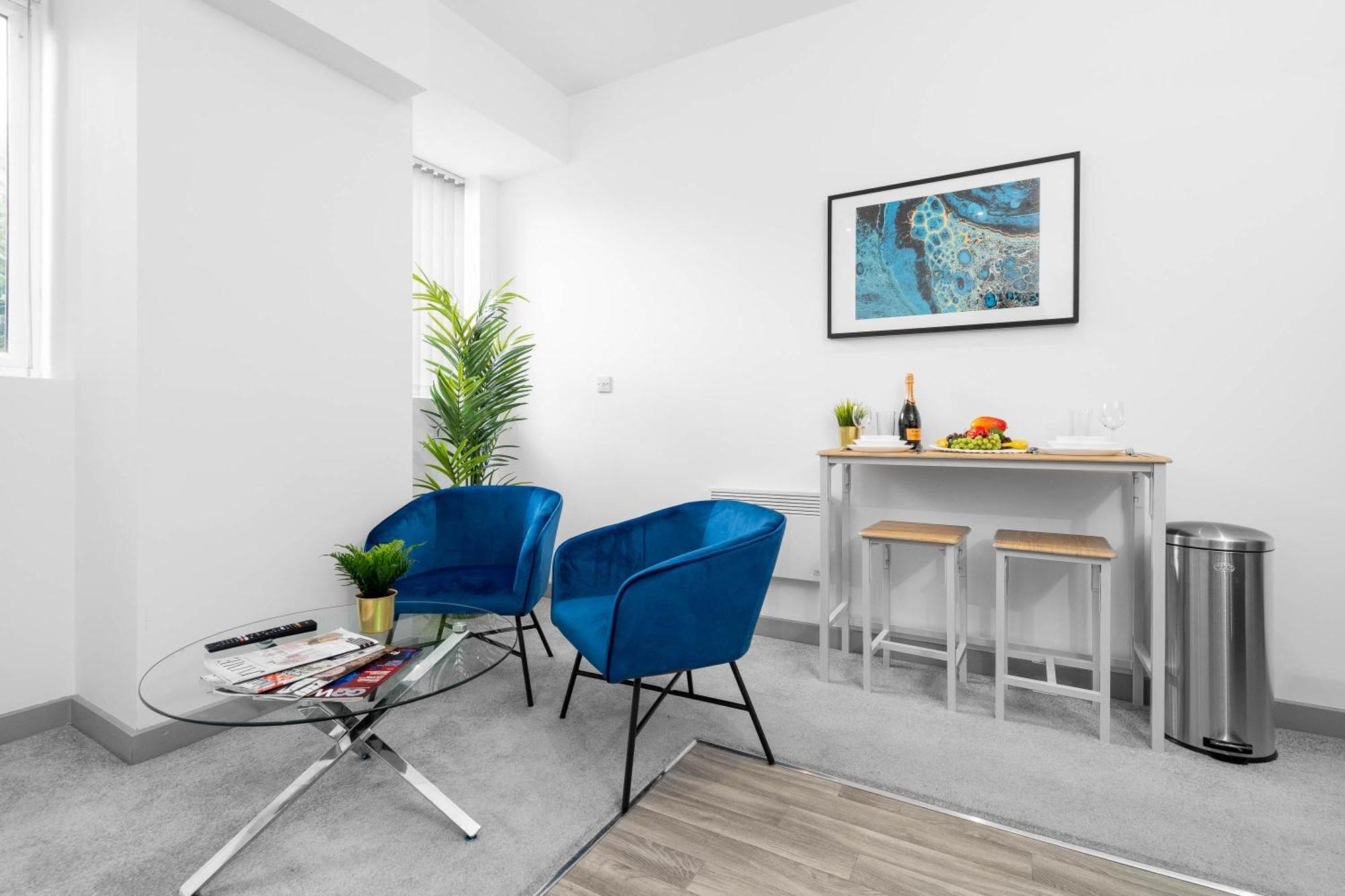 Modern Apartment In Brierley Hill - Secure Parking - Wifi & Netflix - Excellent Value - 11O Екстер'єр фото